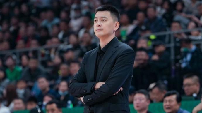 bob半岛体育app下载-CBA最帅的教练也下课了！辽宁男篮宣布杨鸣因个人身体原因辞职
